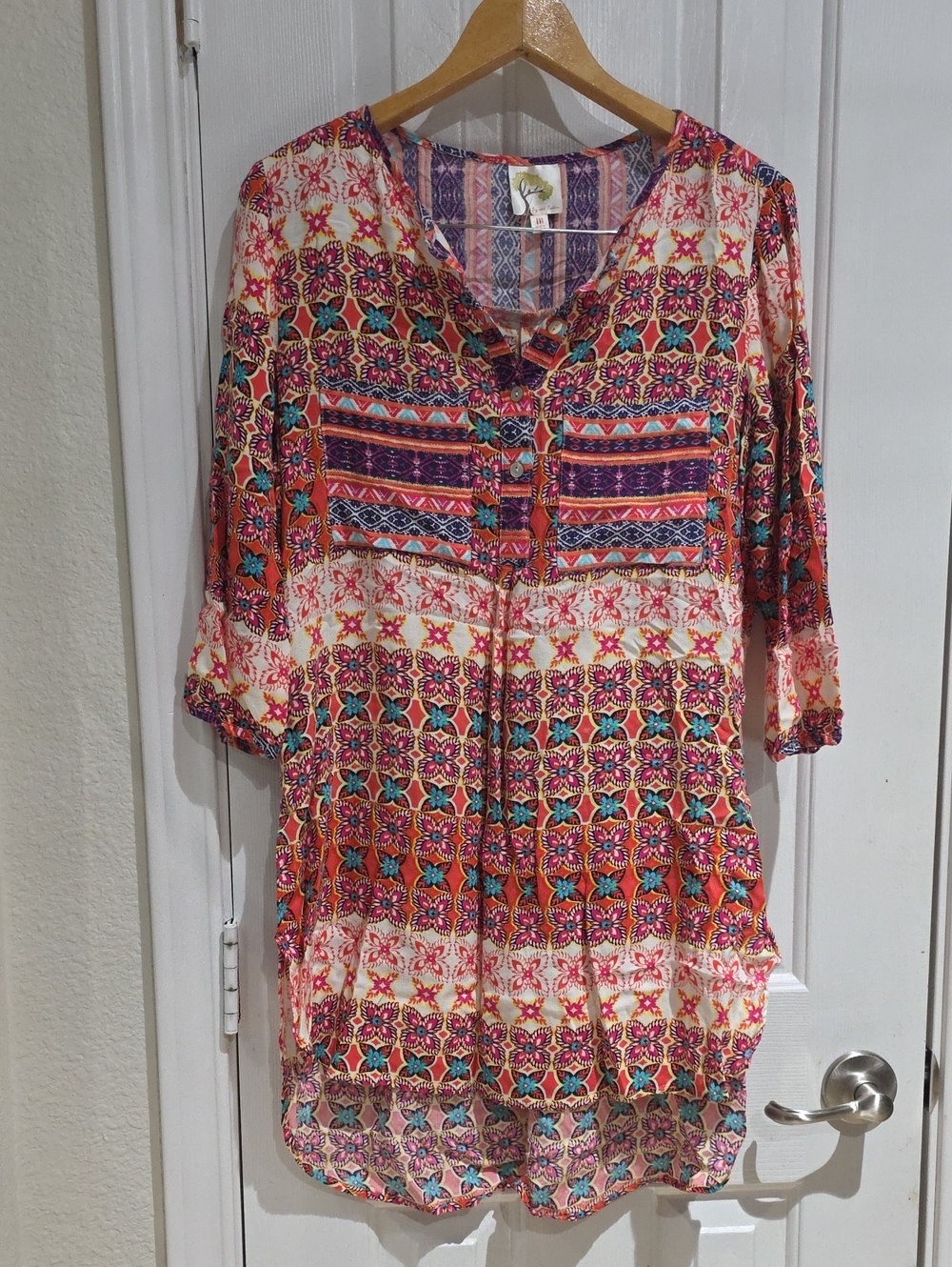 Fig & Flower 100% Rayon Tunic Size M